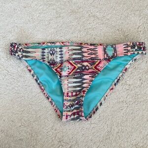 ❤️ Roxy Swimwear Bikini Bottom Size Small NWOT